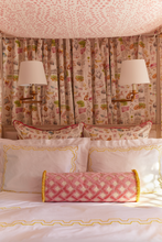 Load image into Gallery viewer, Suzanna Duvet Cover
